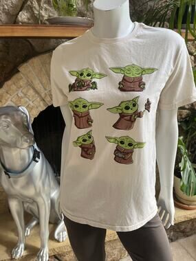 Star Wars Cream Grogu Short Sleeve Shirt Women's Size Medium